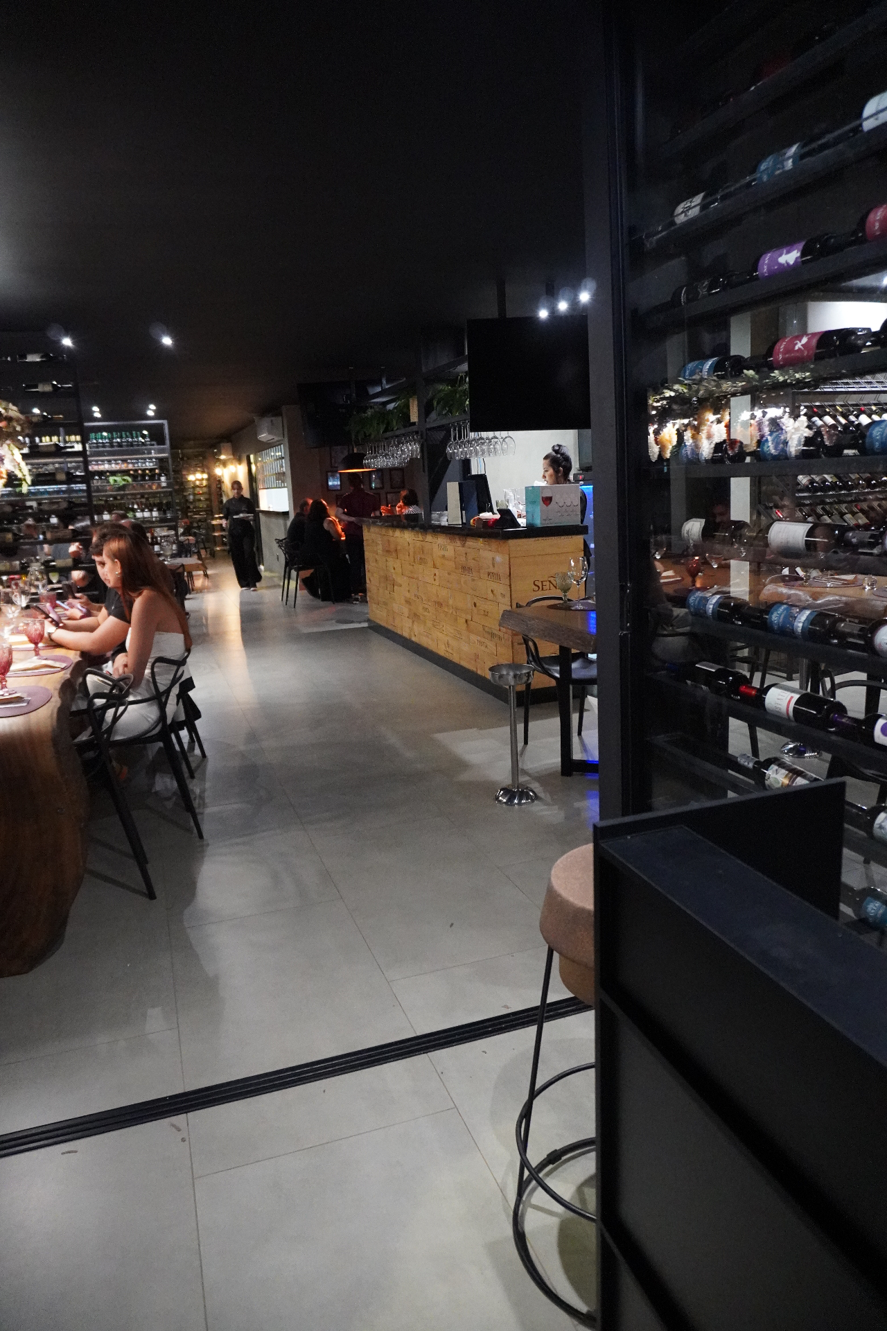 Bar e ambiente do restaurante